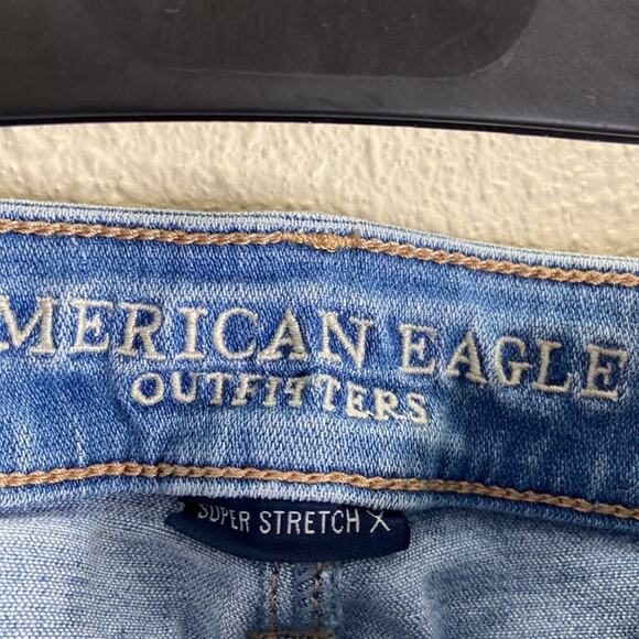 American Eagle Women Light Wash Hi Rise Distressed Skinny Jeans Size 12 - Picture 6 of 9